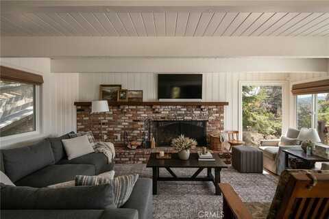 28925 North Shore Road, Lake Arrowhead, CA 92352