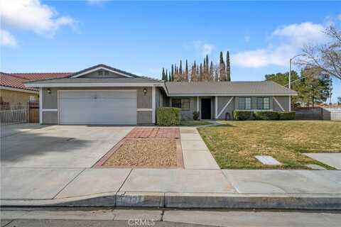 43137 32nd Street W, Lancaster, CA 93536