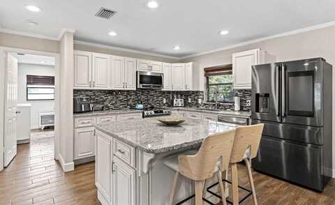 1966 9th Street, Vero Beach, FL 32960