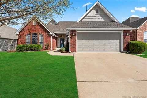 11719 S Locust Avenue, Jenks, OK 74037