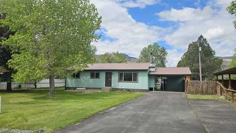 2121 Wallace St, Cody, WY 82414