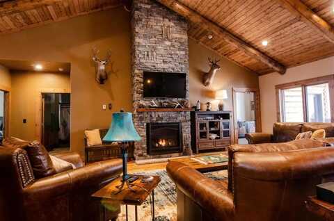 75 Winchester Dr, Cody, WY 82414