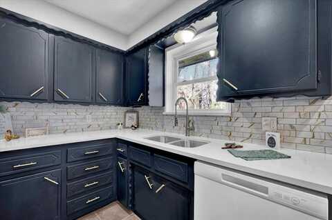 665 NW 15th Street, Moore, OK 73160