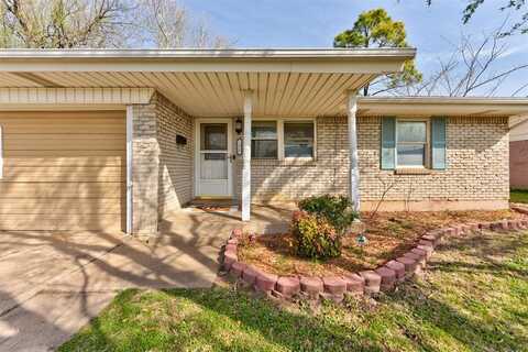 1417 N Norman Avenue, Moore, OK 73160