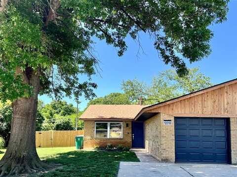 12519 SW 2nd Street, Yukon, OK 73099