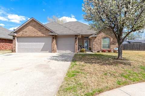 2920 Danielle Terrace, Moore, OK 73160
