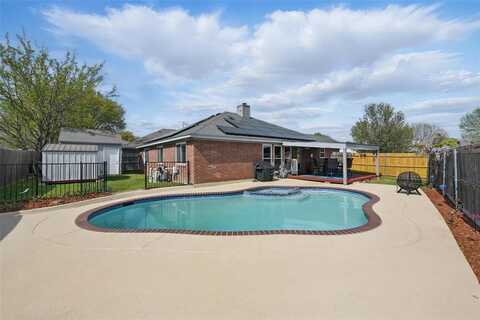 1008 Miles Avenue, Burleson, TX 76028