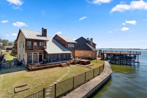 210 Hide A Way Drive, Mabank, TX 75156