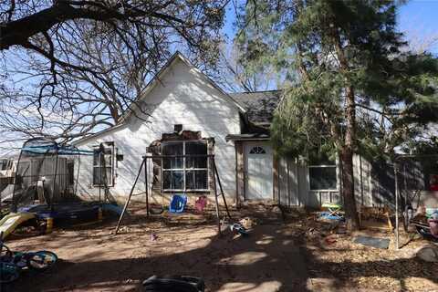 146 W Baggett Avenue, Poolville, TX 76487