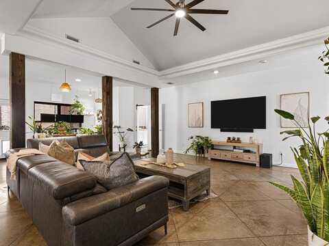 4011 Appian Way, Arlington, TX 76013