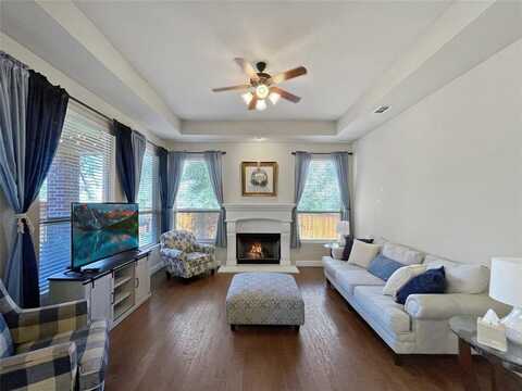 3536 Treetop Drive, Euless, TX 76040