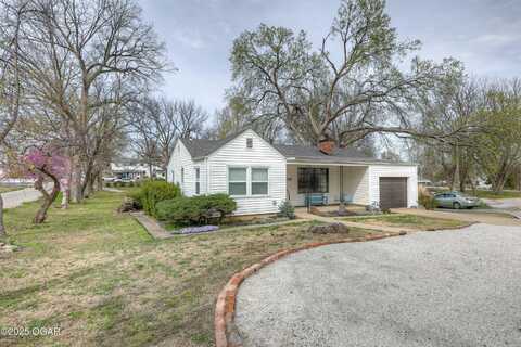 601 E 14th Street, Carthage, MO 64836