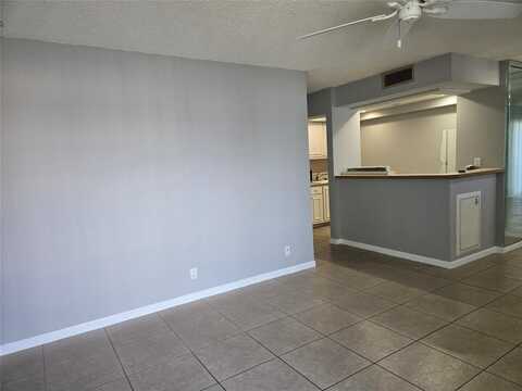 1815 Fairview Villas Drive, Palm Springs, FL 33406
