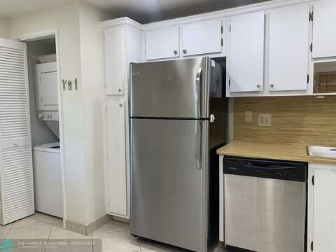 3499 Oaks Way, Pompano Beach, FL 33069