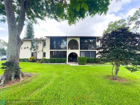 340 Knotty Pine Cir, Greenacres, FL 33463