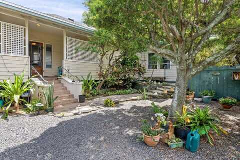 272 Halenani Dr, Wailuku, HI 96793