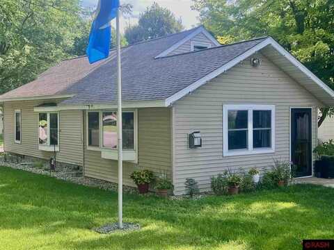 528 Locust Street, Saint Peter, MN 56082