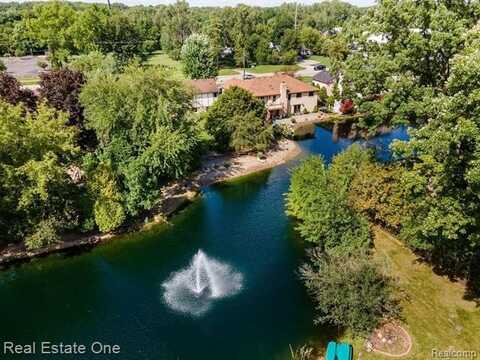 1106 E SOUTH Boulevard, Troy, MI 48085