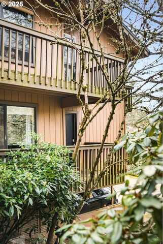 7538 SW BARNES RD, Portland, OR 97225