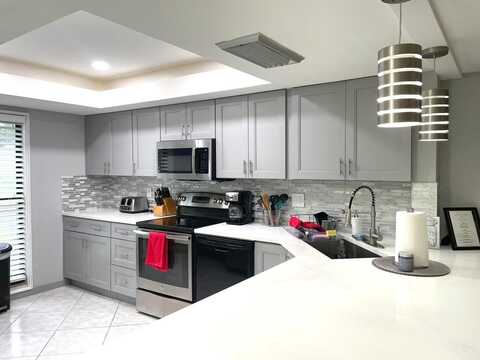 1714 S Consulate Place, West Palm Beach, FL 33401