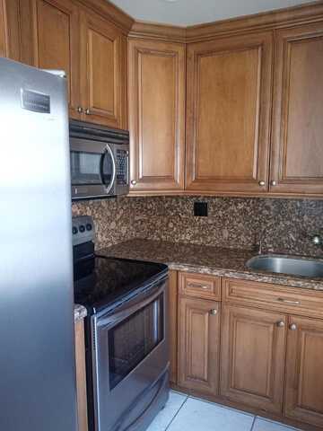 30 Flanders A, Delray Beach, FL 33484