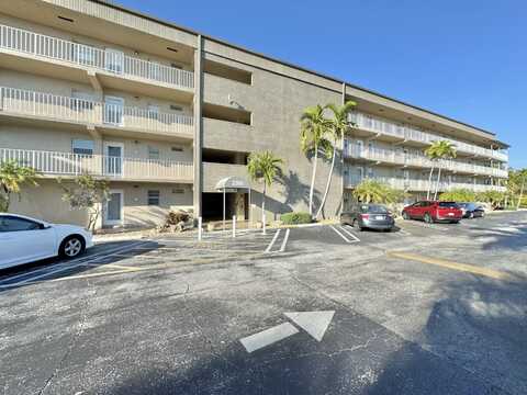 2300 NE 1st Lane, Boynton Beach, FL 33435