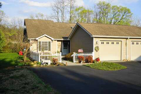8531 Pineflat LN, Roanoke, VA 24019