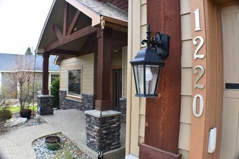 1220 E Fireside Ln, Spokane, WA 99208