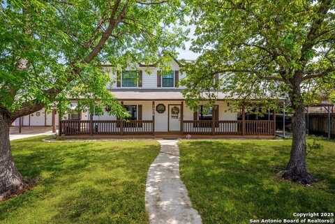 1506 D St, Floresville, TX 78114