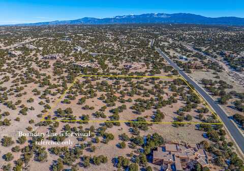 133 Sunflower Drive, Santa Fe, NM 87506