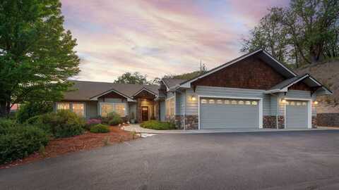 1858 NW Sunview Place, Grants Pass, OR 97526