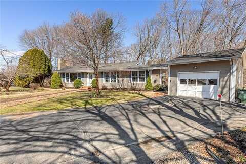 7 Robert Street, Smithfield, RI 02828