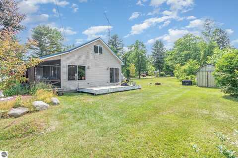 1016 5th Street, Tawas City, MI 48763