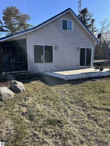 1016 5th Street, Tawas City, MI 48763