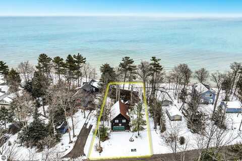 13456 N Forest Beach Shores, Northport, MI 49670