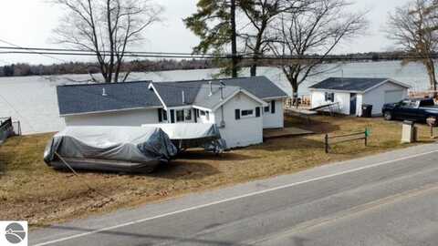 4432 E Cedar Lake Drive, Greenbush, MI 48738