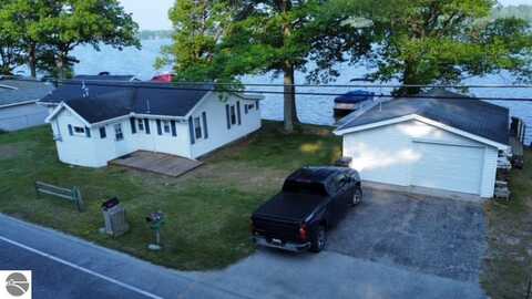 4432 E Cedar Lake Drive, Greenbush, MI 48738