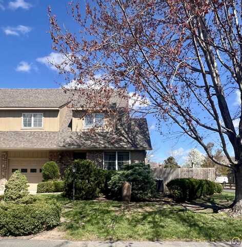 3027 SW Quail Creek DR, Topeka, KS 66614