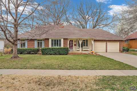 3215 SW MacVicar AVE, Topeka, KS 66611