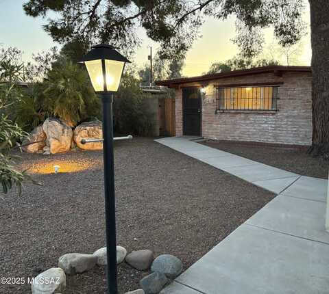 4153 N San Patricio Place, Tucson, AZ 85705