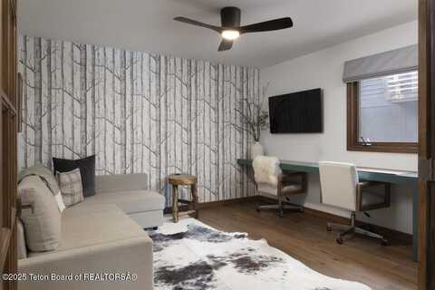 671 E KELLY Avenue, Jackson, WY 83001