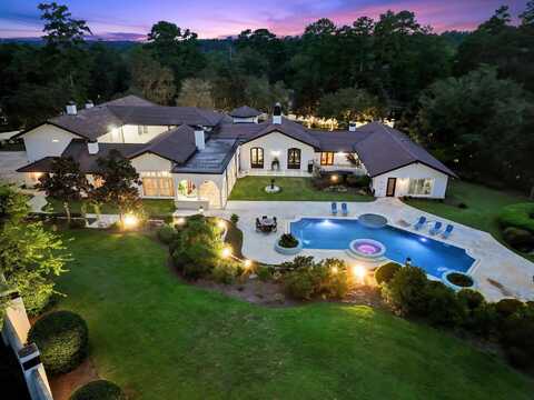2000 Dogwood Hill, Tallahassee, FL 32308