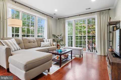 600 COMMODORE COURT, PHILADELPHIA, PA 19146