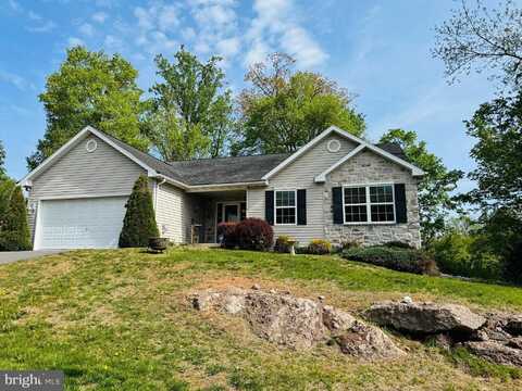 9 COURTNEY REA CIRCLE, READING, PA 19606