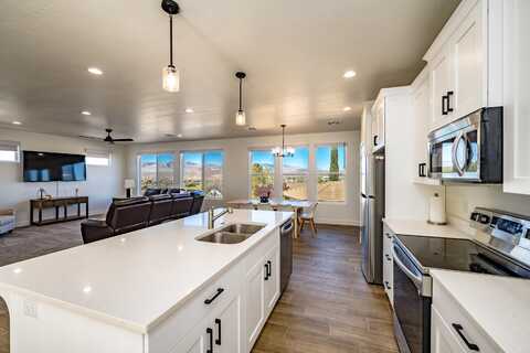 438 N Stone Mountain DR, Saint George, UT 84770