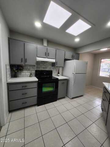 10912 W THUNDERBIRD Boulevard, Sun City, AZ 85351