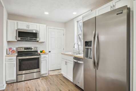 2311 Hiawatha Park Drive, Columbus, OH 43211