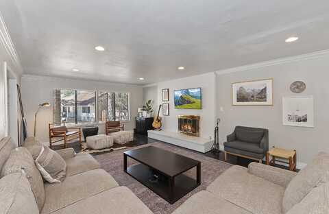 271 Bluebird Court, Big Bear Lake, CA 92315
