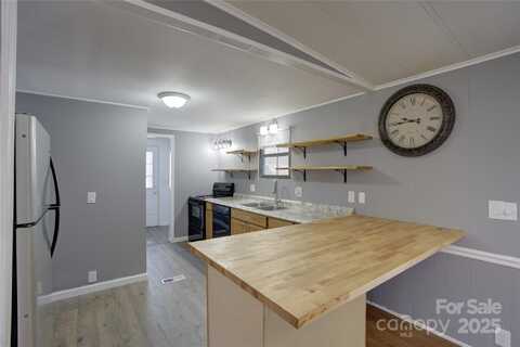 13 Woodscape Drive, Mills River, NC 29323