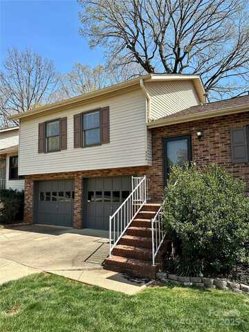 524 6th Street Circle NE, Conover, NC 28613